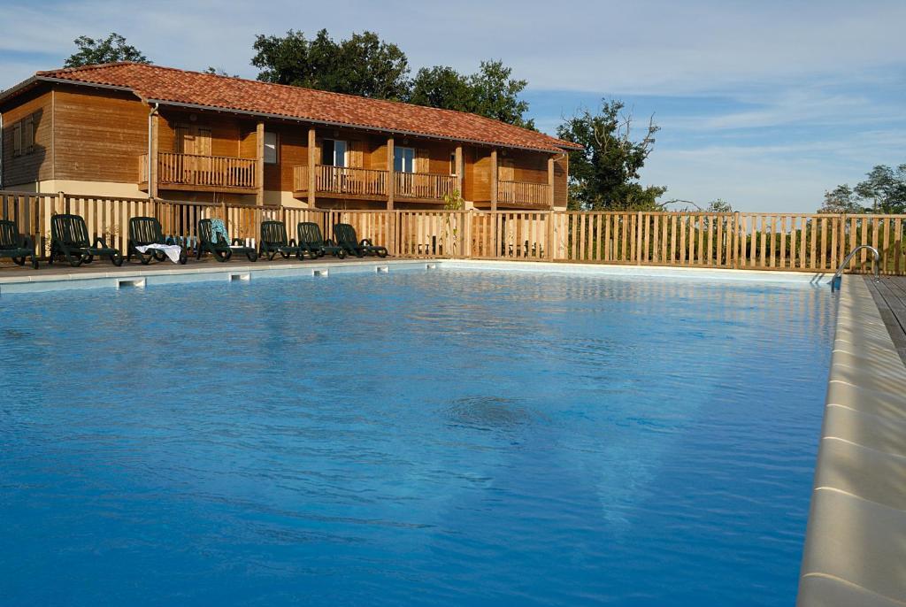 Madame Vacances - Residence Du Golf D'Armagnac Eauze Room photo